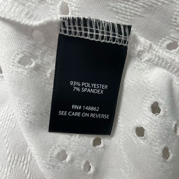 Torrid Top White Eyelet One Shoulder Size 1 Ruffle Cute Short Sleeve Shirt - Picture 7 of 11